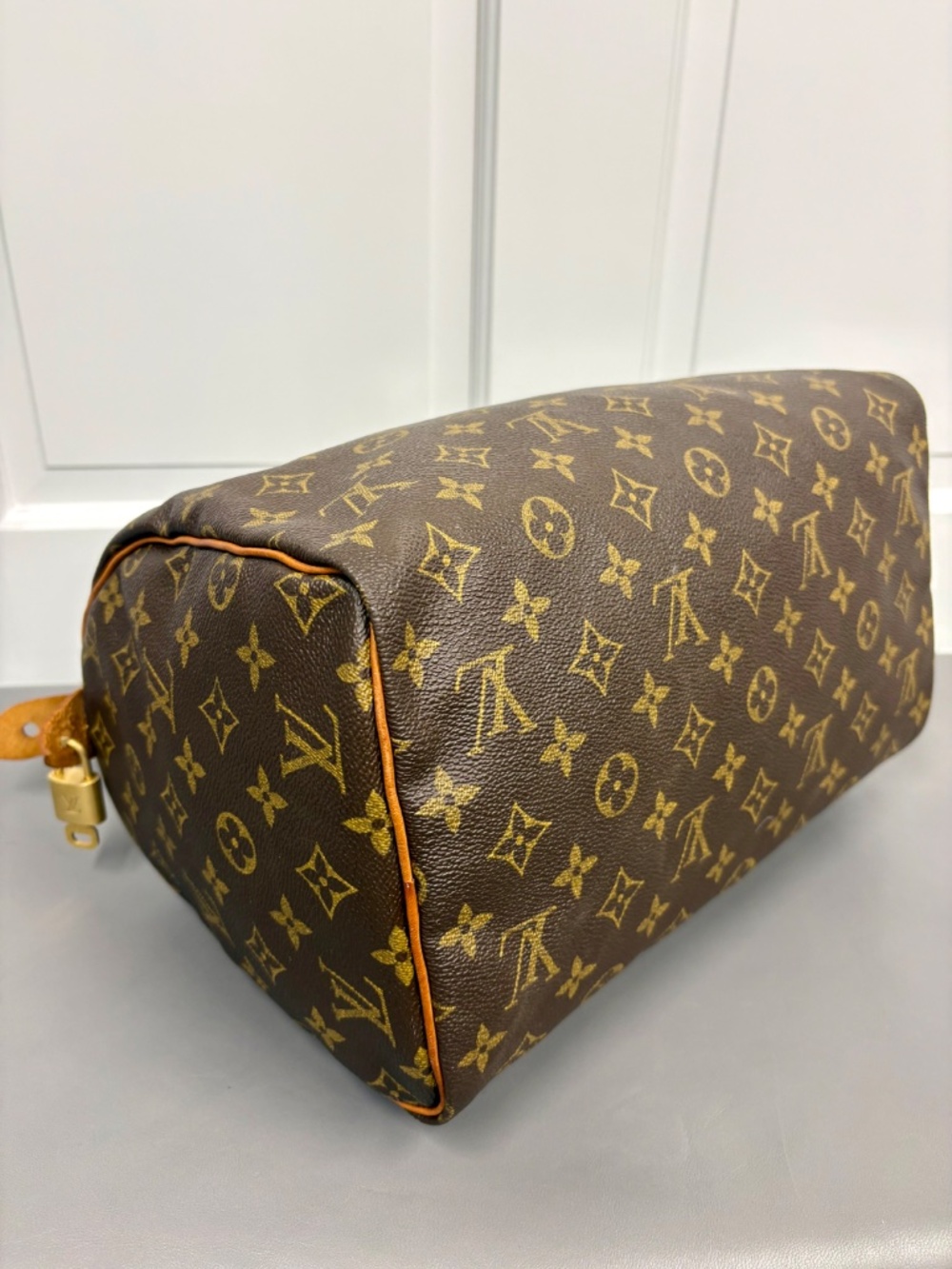 Louis Vuitton Monogram Speedy 30 Handbag - Picture 10 of 14